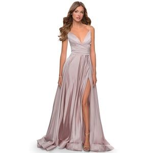 La Femme Mauve Satin Ballgown Size
4 Nwot
